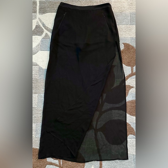 BCBGMaxAzria Beshoy Shorts w Silk Chiffon Maxi Overlay w Front Slit & Zip Shorts - Picture 3 of 12
